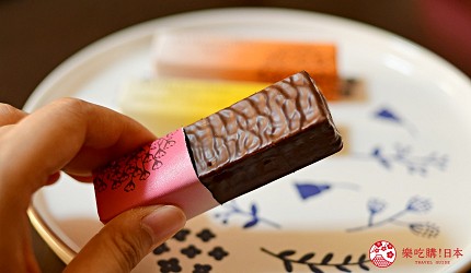 2022日本手信東京必買送禮用的手信中推介的Berne millefeuille朱古力千層派撕開包裝後可見的千層派